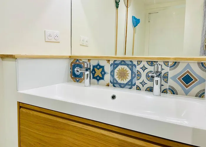 Διαμέρισμα L Escapade Rochelaise - Wifi & Balcon